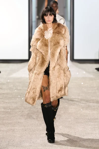 Look 38